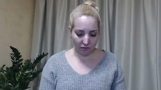 Snapshot of sweetpussy chatting on March 2025 06:25:01 PM sweetpussy online show from March 2025 06:25:01 PM