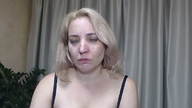 Snapshot of sweetpussy chatting on September 2025 04:06:01 PM sweetpussy online show from September 2025 04:06:01 PM