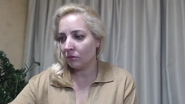 Snapshot of sweetpussy chatting on October 2025 01:51:01 PM sweetpussy online show from October 2025 01:51:01 PM