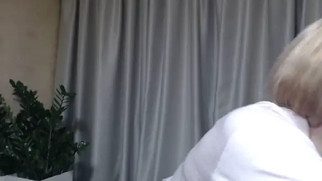 Snapshot of sweetpussy chatting on November 2025 03:45:02 PM sweetpussy online show from November 2025 03:45:02 PM