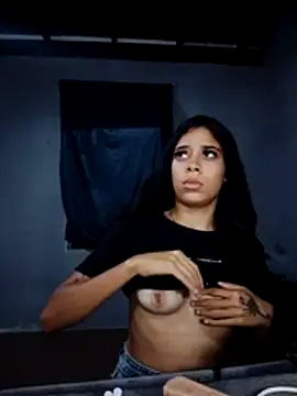 Snapshot of Vaness_hot chatting on March 2026 02:37:01 AM Vaness hot online show from March 2026 02:37:01 AM