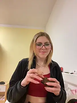 Milly-Kiss online show from January 2026 09:07:02 PM