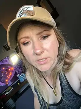 Snapshot of alluringpixie chatting on March 2026 01:39:01 PM alluringpixie online show from March 2026 01:39:01 PM