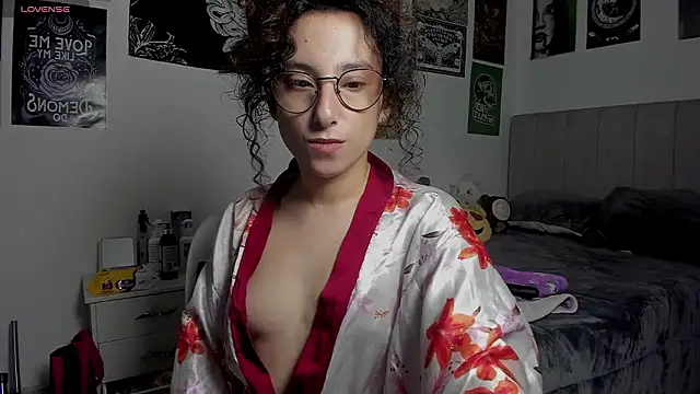 Snapshot of little__ammy chatting on March 2026 05:48:02 AM little ammy online show from March 2026 05:48:02 AM