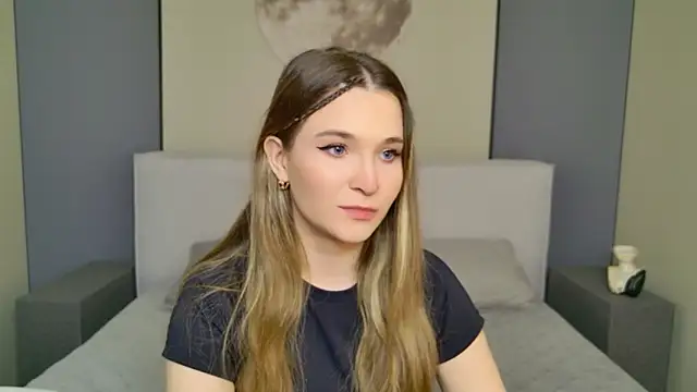 Lina Sinerz online show from April 2026 09:01:02 PM