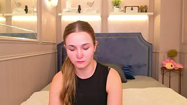 Lina Sinerz online show from June 2026 04:06:01 PM