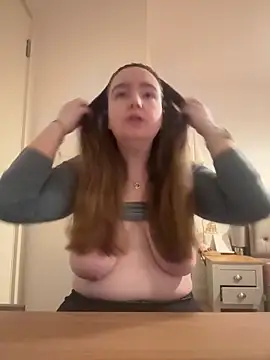 LavenderBrielle online show from February 2026 05:05:02 PM