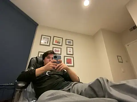 Snapshot of phantom898983 chatting on December 2025 01:55:01 AM phantom898983 online show from December 2025 01:55:01 AM