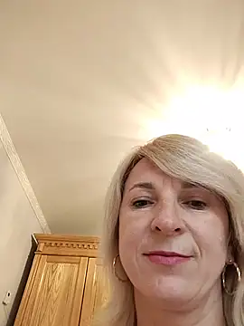 AhlyssaLove1155 online show from June 2026 06:12:01 PM