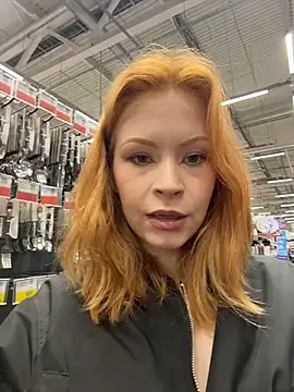 Snapshot of _Little_Ginger chatting on April 2026 01:53:01 AM Little Ginger online show from April 2026 01:53:01 AM
