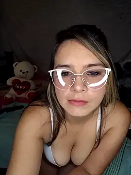 Snapshot of Charlott_smi chatting on March 2026 05:28:01 PM Charlott smi online show from March 2026 05:28:01 PM