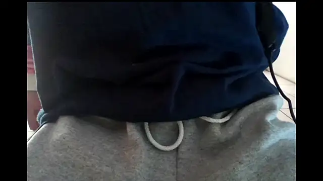 hydrum04 online show from December 2025 09:41:02 PM