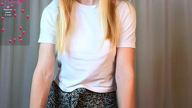 Snapshot of blond_forgivable chatting on December 2025 03:01:02 AM blond forgivable online show from December 2025 03:01:02 AM