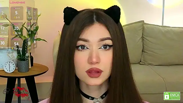 oliviaah  online show from April 2026 02:56:01 PM