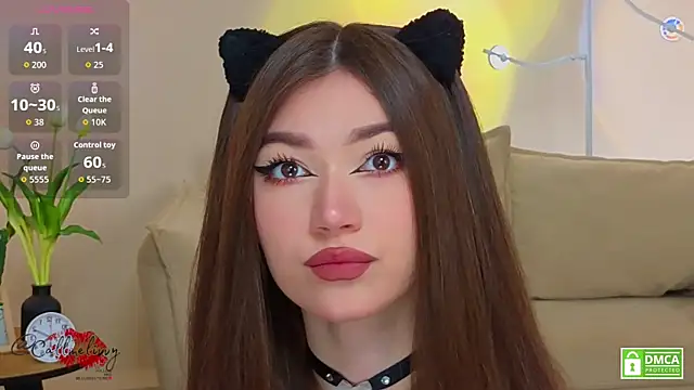 oliviaah  online show from May 2026 02:47:01 PM