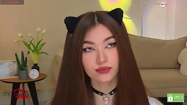 oliviaah  online show from May 2026 02:44:01 PM