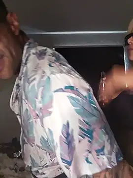 Chesarini online show from December 2025 07:18:01 PM