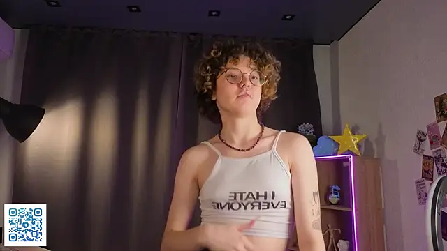 Snapshot of YaniraHalliburton chatting on December 2025 06:12:02 PM YaniraHalliburton online show from December 2025 06:12:02 PM