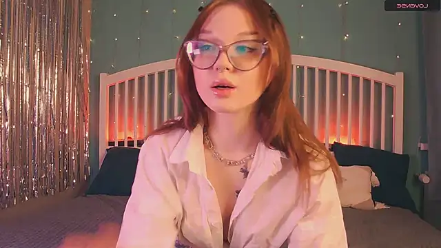 Snapshot of AprilFarrowy chatting on April 2026 08:46:01 PM AprilFarrowy online show from April 2026 08:46:01 PM