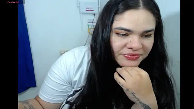 NinaFuentes2X online show from May 2026 04:19:01 AM