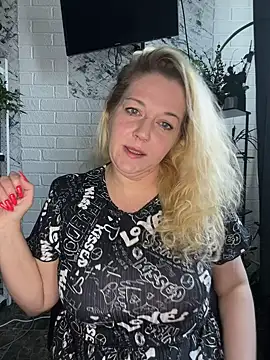 JenniferCarmen online show from April 2026 02:02:01 AM