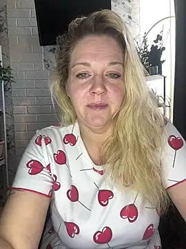 JenniferCarmen online show from April 2026 02:15:01 AM