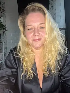 JenniferCarmen online show from May 2026 07:57:02 AM