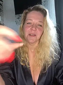 JenniferCarmen online show from May 2026 01:14:02 AM