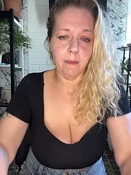 JenniferCarmen online show from June 2026 02:03:01 AM