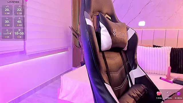 Lyra Black  online show from February 2026 02:53:02 PM