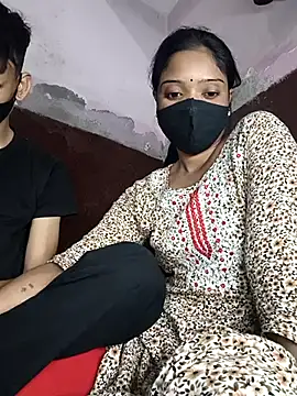 couplegk71 online show from February 2026 10:52:01 AM