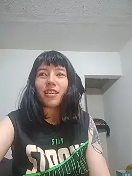 Angeline  Thompson online show from December 2025 02:06:02 AM