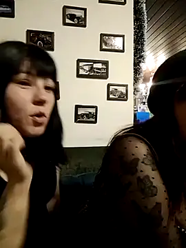 Angeline  Thompson online show from December 2025 01:45:02 AM