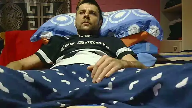 Snapshot of Pintiliescu chatting on March 2026 09:43:01 PM Pintiliescu online show from March 2026 09:43:01 PM