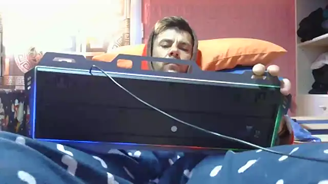 Snapshot of Pintiliescu chatting on March 2026 09:12:02 AM Pintiliescu online show from March 2026 09:12:02 AM