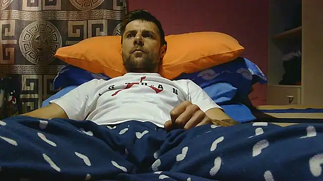 Snapshot of Pintiliescu chatting on March 2026 04:11:01 PM Pintiliescu online show from March 2026 04:11:01 PM