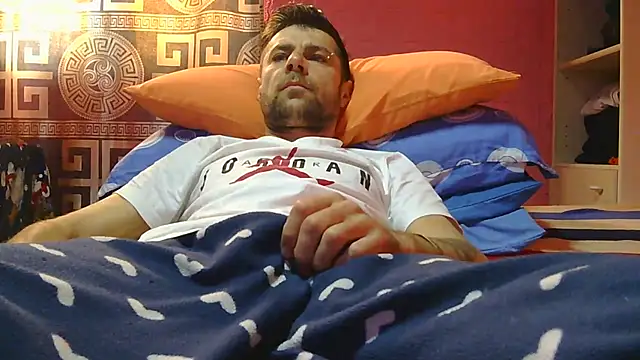 Snapshot of Pintiliescu chatting on March 2026 07:02:02 AM Pintiliescu online show from March 2026 07:02:02 AM