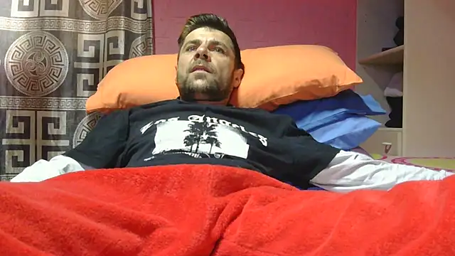 Snapshot of Pintiliescu chatting on March 2026 09:23:02 AM Pintiliescu online show from March 2026 09:23:02 AM