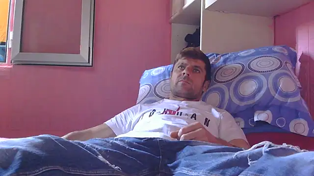 Snapshot of Pintiliescu chatting on April 2026 11:29:02 AM Pintiliescu online show from April 2026 11:29:02 AM