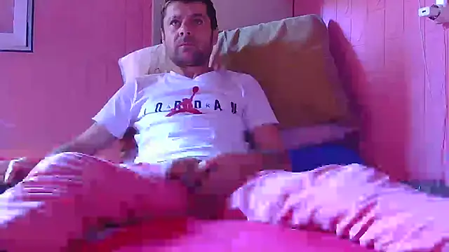 Snapshot of Pintiliescu chatting on April 2026 09:04:01 AM Pintiliescu online show from April 2026 09:04:01 AM