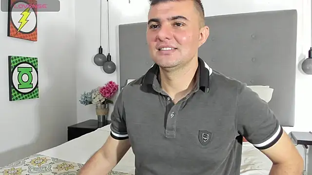 Snapshot of AndrethMuller chatting on May 2026 01:30:02 PM AndrethMuller online show from May 2026 01:30:02 PM