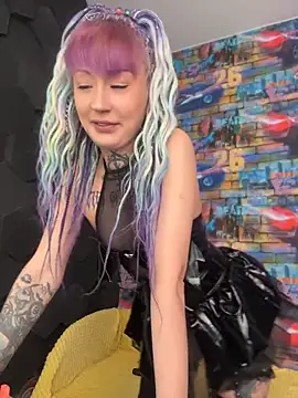 Tattoo  Moon online show from May 2026 06:10:01 AM