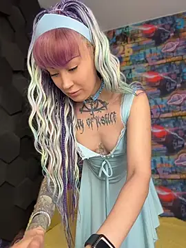 Tattoo  Moon online show from May 2026 12:38:01 AM
