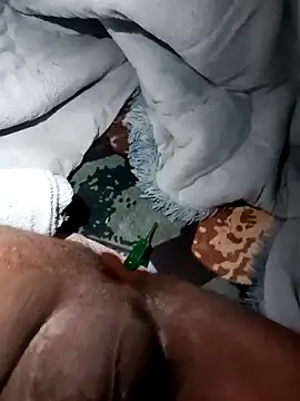 DominantSnowball44 online show from February 2026 07:01:02 PM