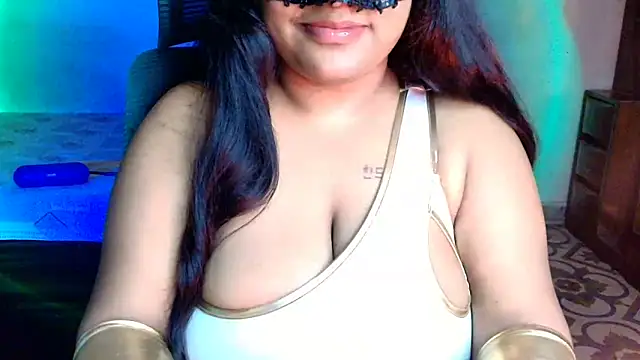 HEZALNUT online show from June 2026 07:18:02 PM