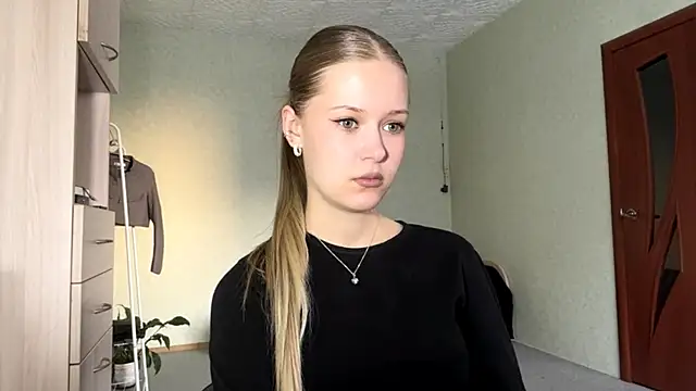 ZaidaSchwarten online show from January 2026 01:26:02 PM