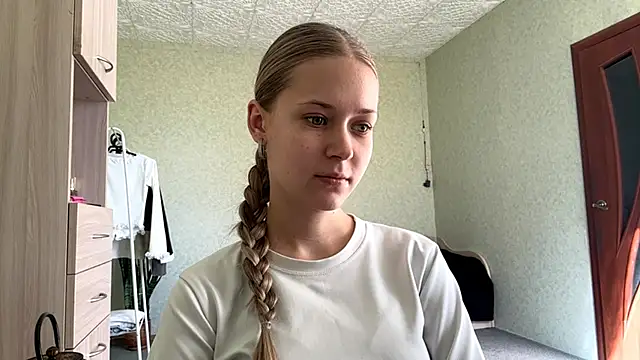 ZaidaSchwarten online show from May 2026 02:22:01 PM
