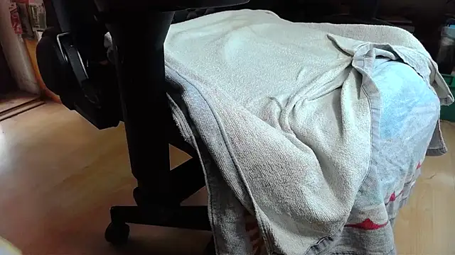 oldmann08 online show from March 2026 08:42:02 AM