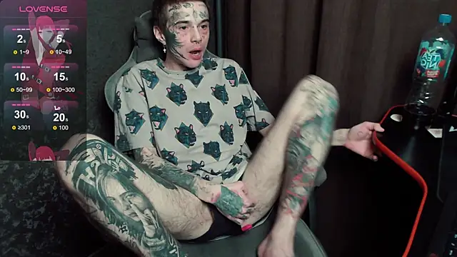 Snapshot of lonelycry7tal chatting on December 2025 09:31:02 PM lonelycry7tal online show from December 2025 09:31:02 PM