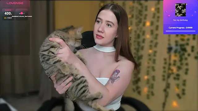 Snapshot of LunaViridis chatting on December 2025 11:59:02 AM LunaViridis online show from December 2025 11:59:02 AM